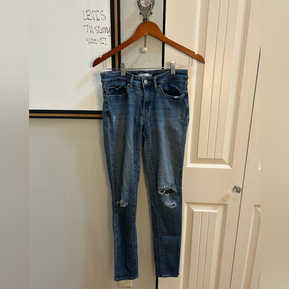 LEVIS 711 Distressed Women Jeans